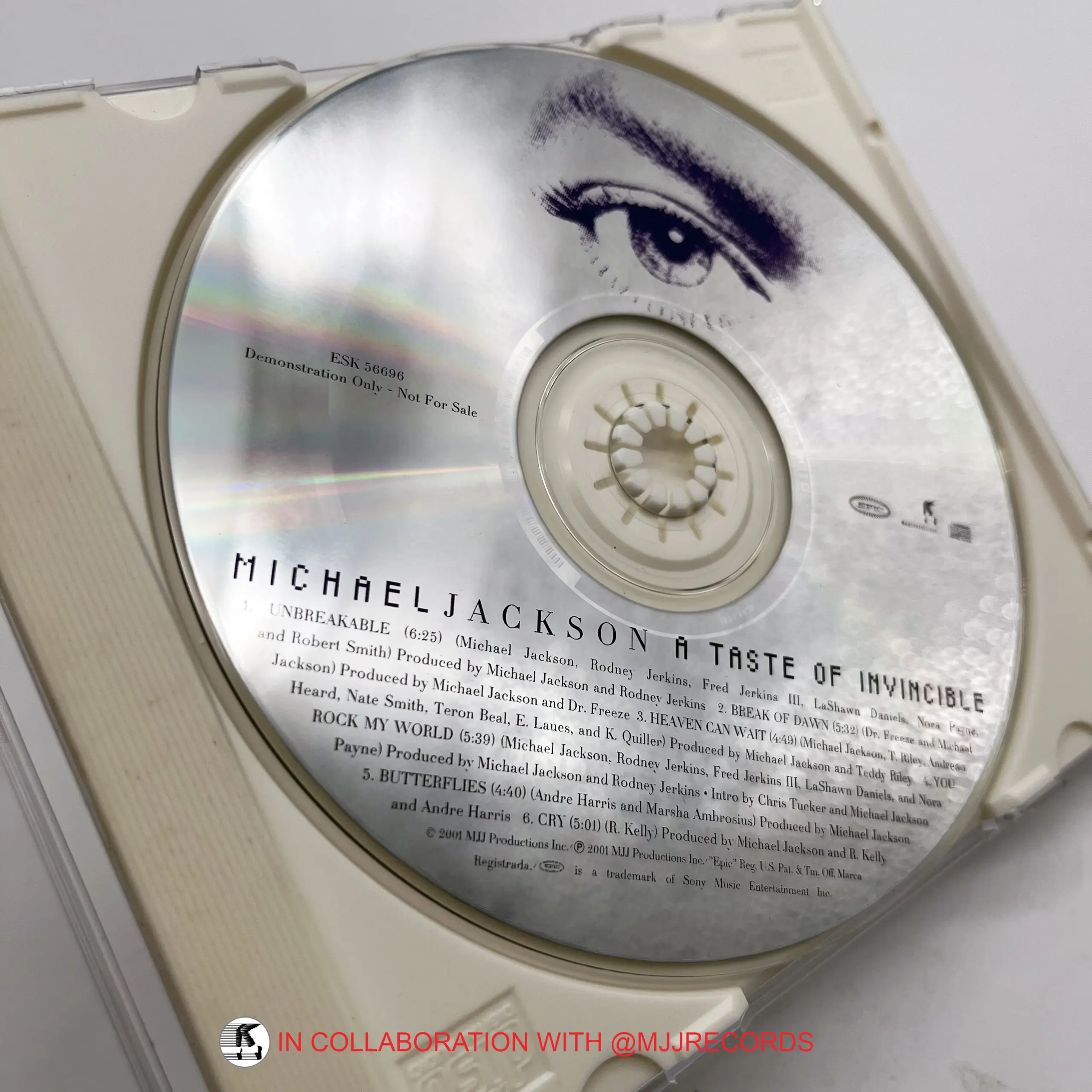 Michael Jackson 'A TASTE OF INVINCIBLE' Promo CD (USA) – Michael